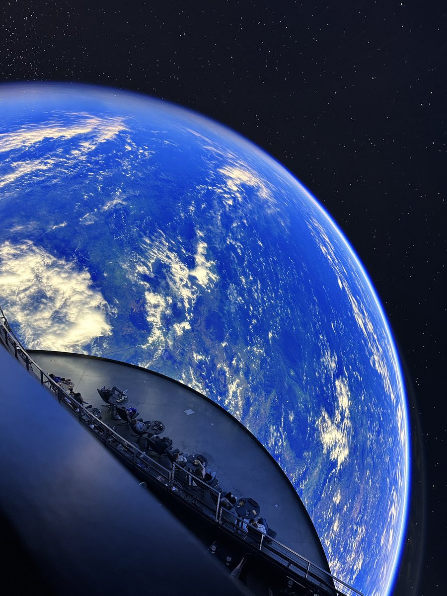 robymakesvideos's tweet image. Baby’s first @CosmDallas experience. #cosm