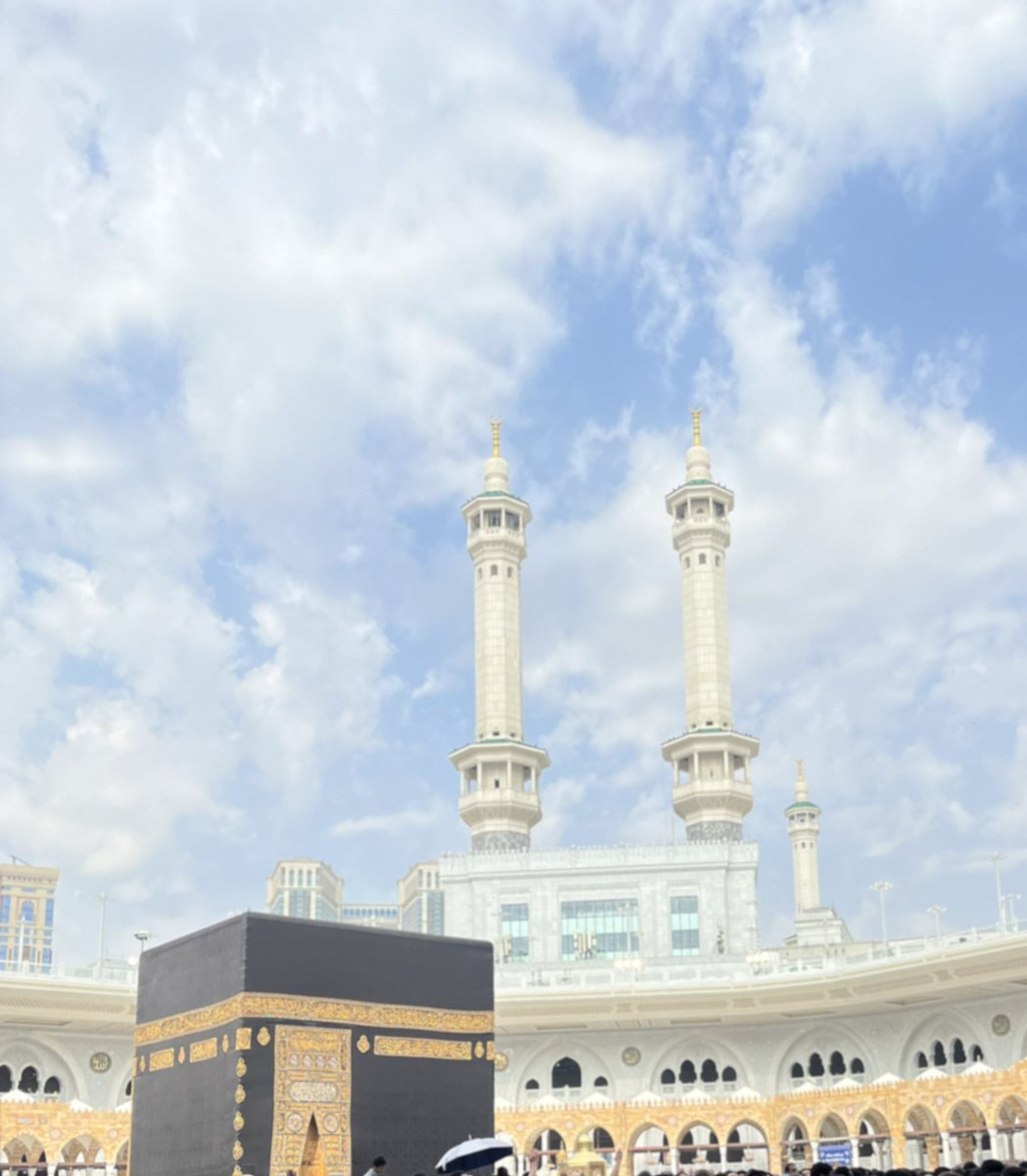 ان العمر درب موحش الا اليك ❤️🥺
اللهم لك الحمد ❤️❤️