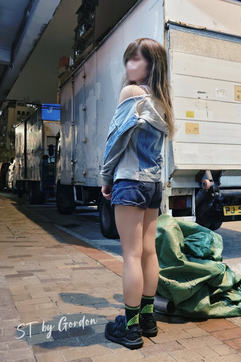 對腳夠靚，真係可以乜嘢pose都唔使擺，企定定就得🤩😁
@catsTTst 

#港女 #美腿 #街頭拍攝 #HKGirl https://t.co/434SReK31R