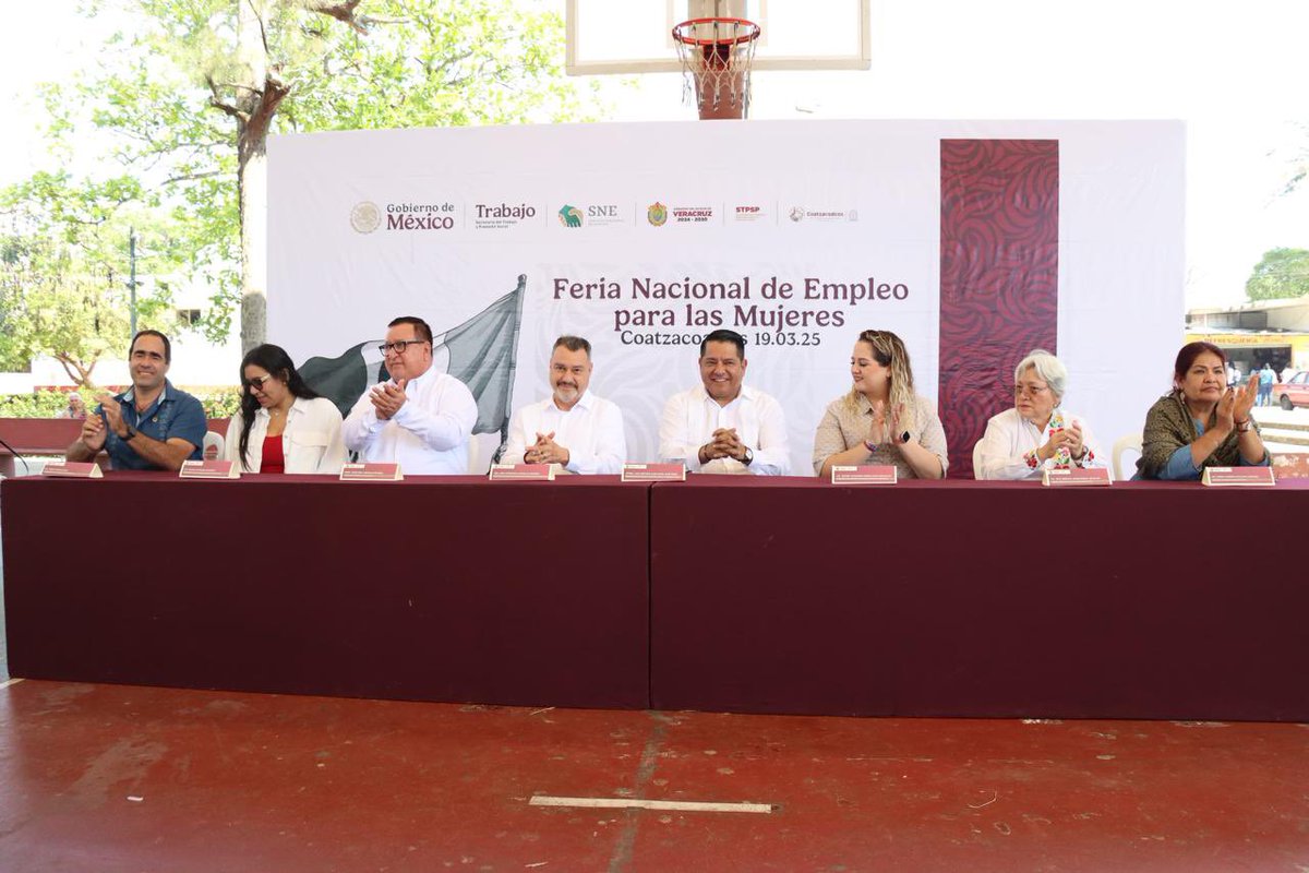 luis_santiagoma's tweet image. Inauguramos la 4ª Feria de Empleo para Mujeres 2025. Con el respaldo de 39 empresas, ponemos a disposición 505 vacantes, además de 40 oportunidades de movilidad externa en enfermería para Alemania y 40 de movilidad interna para jornaleros.
#VeracruzEstáDeModa