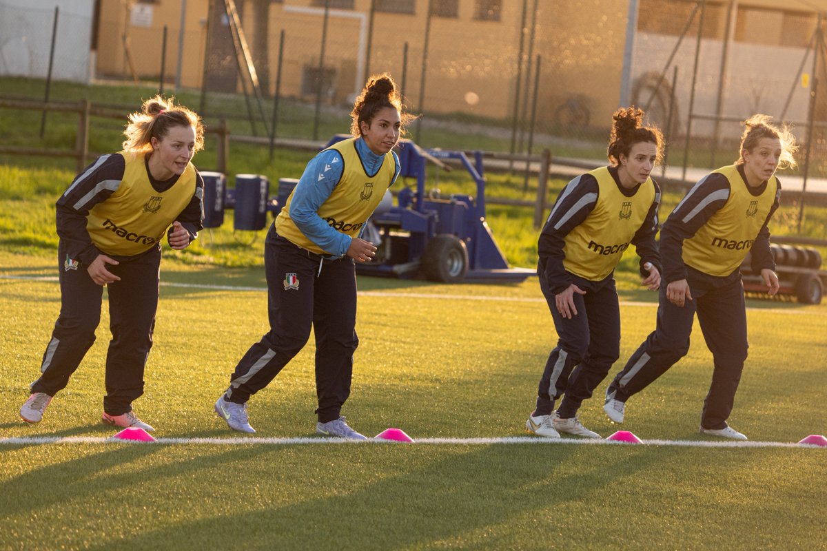 Federugby's tweet photo. È cominciata la preparazione delle #Azzurre di #ItalRugby in vista del #GuinnessW6N 2025 💙
L'esordio nel torneo, domenica 23 marzo con le #RedRoses inglesi al #CommunityStadium di York 🏴
#Insieme #RugbyPassioneItaliana https://t.co/S1L2rRiZTe