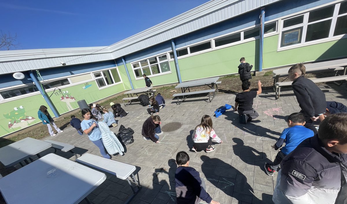 We like to call this game musical math! The kids drew different angles, lines and triangles. They walked around until I called out a vocabulary word and then tried to find the figure drawn in chalk by their classmates! 📐💡 <a href="/MandalayEl/">Marie Pisicchio</a>