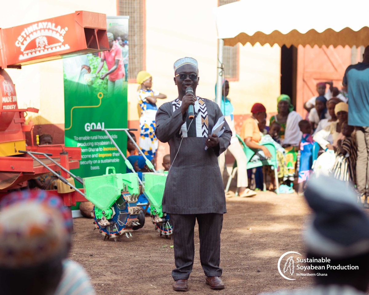 SSPiNG_Project's tweet photo. Smallholder farmers presented their progress and shared insights about the project. Their reflections underscore the success of the SSPiNG Project, as the farmers benefit from increased yields, advanced techniques, and broader market access.

1/2 https://t.co/picTtDvLkI