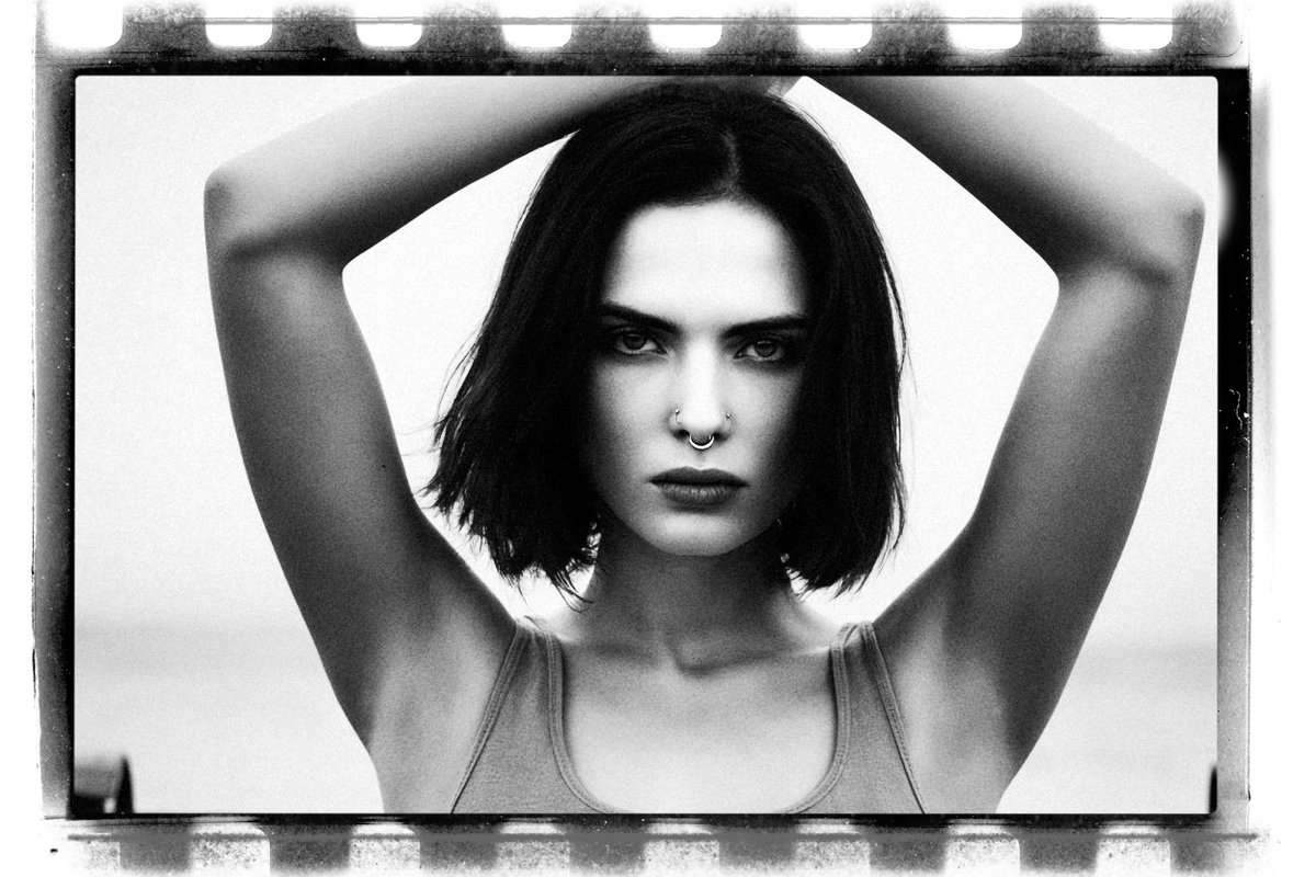 jfdupuis's tweet image. #portrait #estriephotographe #jfdupuis #portrait #analogphotography #80mmphotography #photographedesherbrooke #beauty #estriephotographe #estrie #frozenqueen