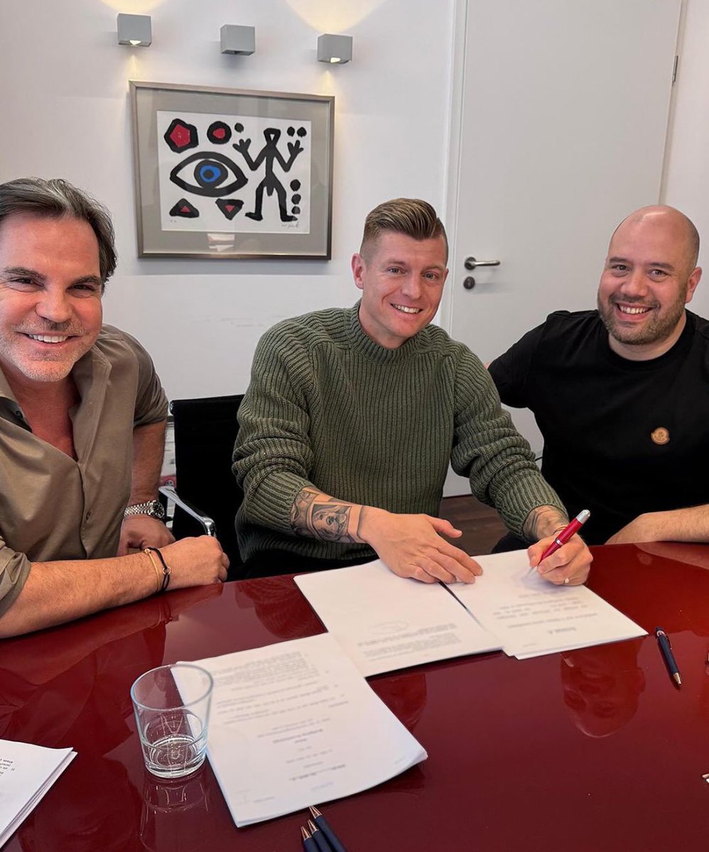 FabrizioRomano's tweet photo. 🚨🇩🇪 New chapter for Toni Kroos in football as he becomes a shareholder at Sports 360, the sports agency that represented him. 

Kroos: “I’m excited to offer advice to some players on their sporting journeys and sharing my experiences”. https://t.co/vu74WYPAfJ