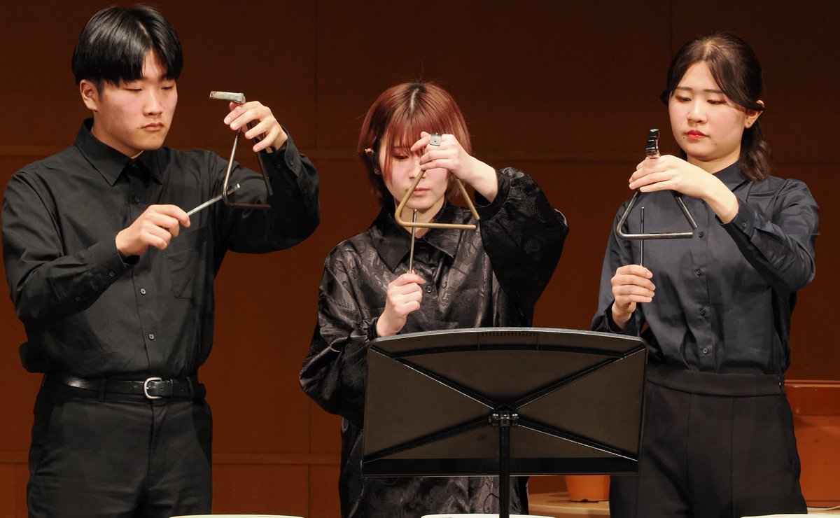 TriPulse_Perc's tweet photo. 3月8日(土)、Percussion ensemble TriPulse 春の出張公演を開催いたしました🌷
以前から夢見ていた愛知公演、有難いことに完売御礼ということで、沢山のお客様にご来場いただき、感謝の一言しかありません。本当にありがとうございました。
スタッフの皆さま、ホールの皆さまにも御礼申し上げます。 https://t.co/VfCDSD7Iyj