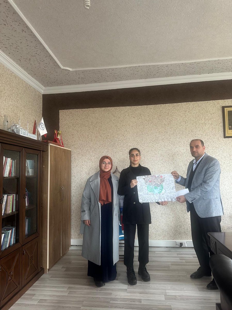 HaskoyMtal's tweet photo. Okulumuz 12A Çocuk Gelişimi sınıfından öğrencimiz İnci Dal, Diyanet İşleri Başkanlığının düzenlemiş olduğu‘18 Mart Çanakkale Ruhu’konulu resim yarışmasında ilçe birincisi olmuştur.Öğrencimizi tebrik eder,başarılarının devamını dileriz. @bozyel_necdet @HaskoyMem @haskoykymkmligi https://t.co/aXOQxFsgoW