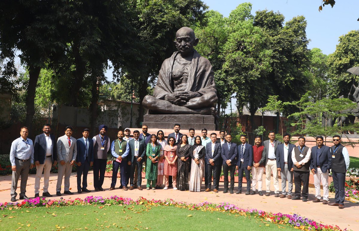 IIS_SGB's tweet photo. Two-day Appreciation Course in Parliamentary Processes &amp; Procedures for Officer Trainees of the Indian Information Service (IIS) organised by @LokSabha_PRIDE 
OTs gained valuable insights into legislative practices and the procedural workings of #Parliament https://t.co/LpDf4SoYE5