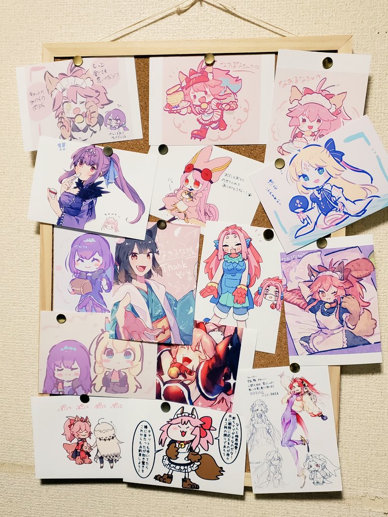 リクエスト絵を描いて頂いたものやイラストのやり取りで頂いたものもペタペタ🐾
キャットちゃん達とお絵描きの旅路の歩みを振り返りながらしみじみ感慨深く😌✨️ 