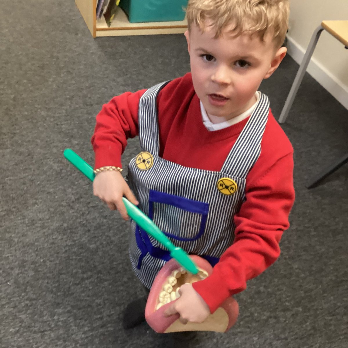 EYFSsdla's tweet image. FS2 enjoyed learning all about the role of the dentist and the importance of brushing our teeth. We had lots of fun pretending to be a dentist too. @SDLPrimary @ExceedLP