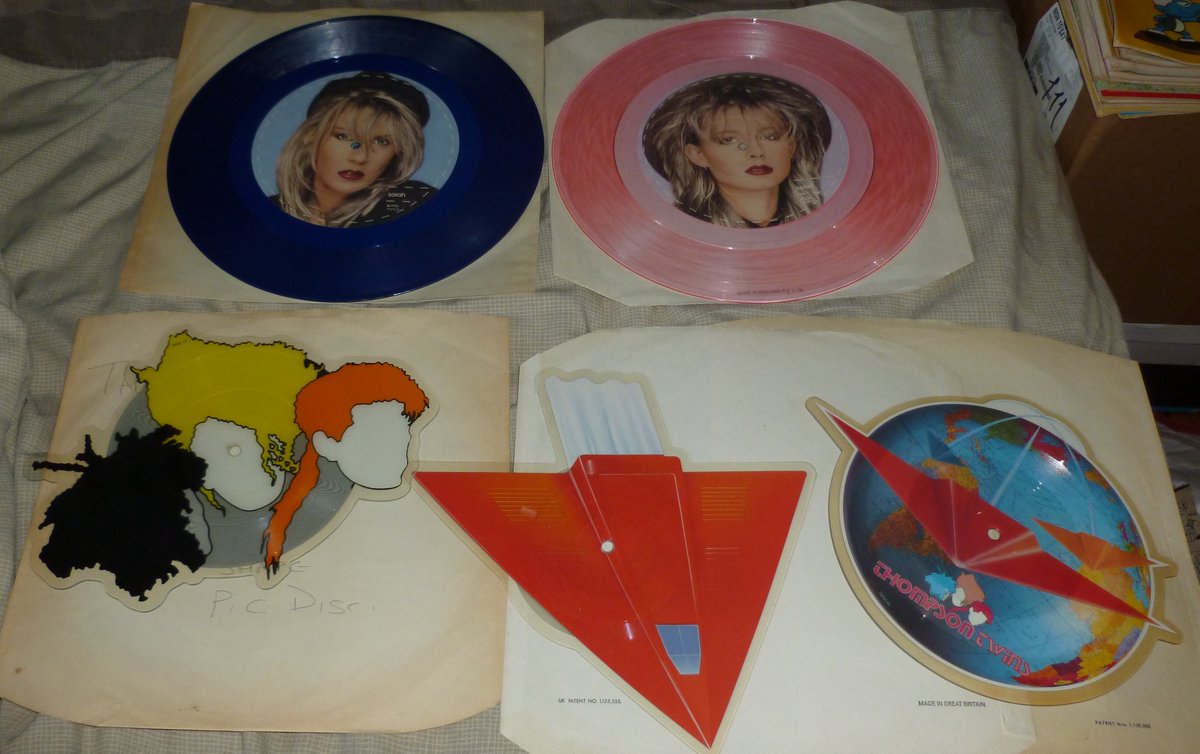 StevenFlavell1's tweet photo. Wednesday is boot sale day again. #vinyl #records #PhysicalMedia #ThompsonTwins #Bananarama #Picturediscs https://t.co/BVnF3gPgTT