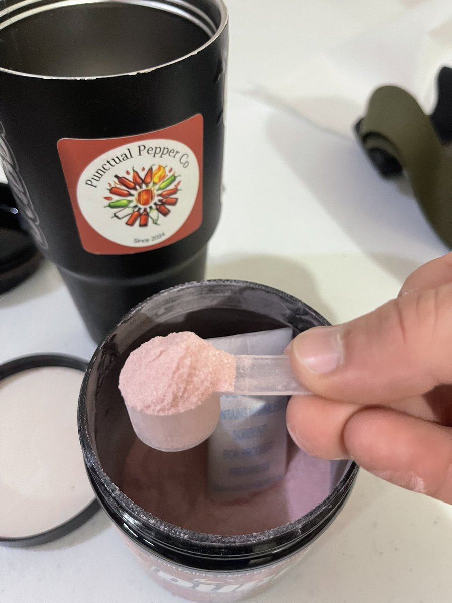 thestickybuns's tweet image. It’s one of those kinda days 🤣🤣 

Huge scoop of @DubbyEnergy to jump start my work day. 

#getenergized #tigersblood