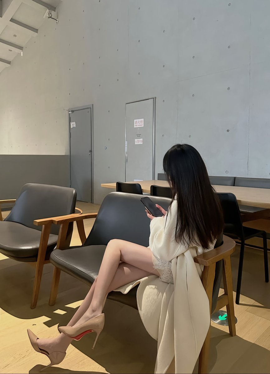 chichi__qaq's tweet photo. 感觉这样穿有点瑟瑟的！#伪娘 #男娘 #肉丝袜 #反差 #评价 #评价 https://t.co/XSg1n3kI8M