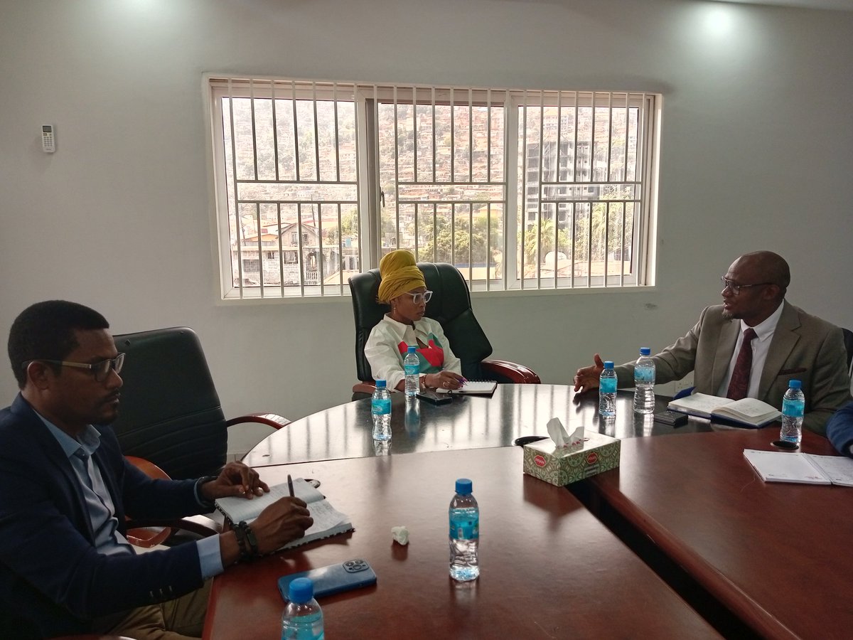 Freetown, March 18, 2025: The National Investment Board (NIB) and the Produce Monitoring Board (PMB) held a strategic meeting to explore ways of working together to achieve their respective mandates and augment Sierra Leone’s investment and export potential.