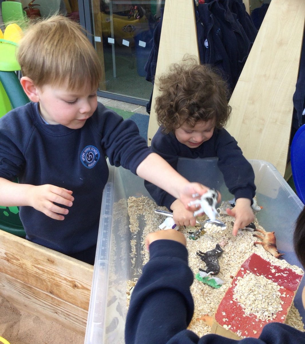 Our curious Acorns had a fun-filled day outdoors! Splishing and splashing with water play, diving into their favorite books, and exploring sensory trays with wonder. A perfect mix of learning and joy! 🌈 #OutdoorLearning #EYFS