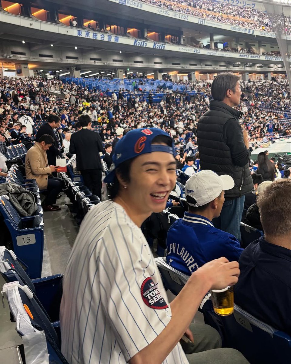 wintersuhs's tweet photo. happy and employed johnny is my favorit genre give him fun jobs only! https://t.co/VLXz0AQgrU