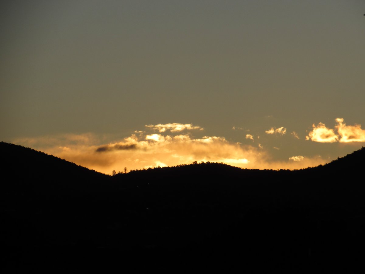 sfpl's tweet image. Good morning from #SantaFeNM!  The #DustStorm has passed (phew!).