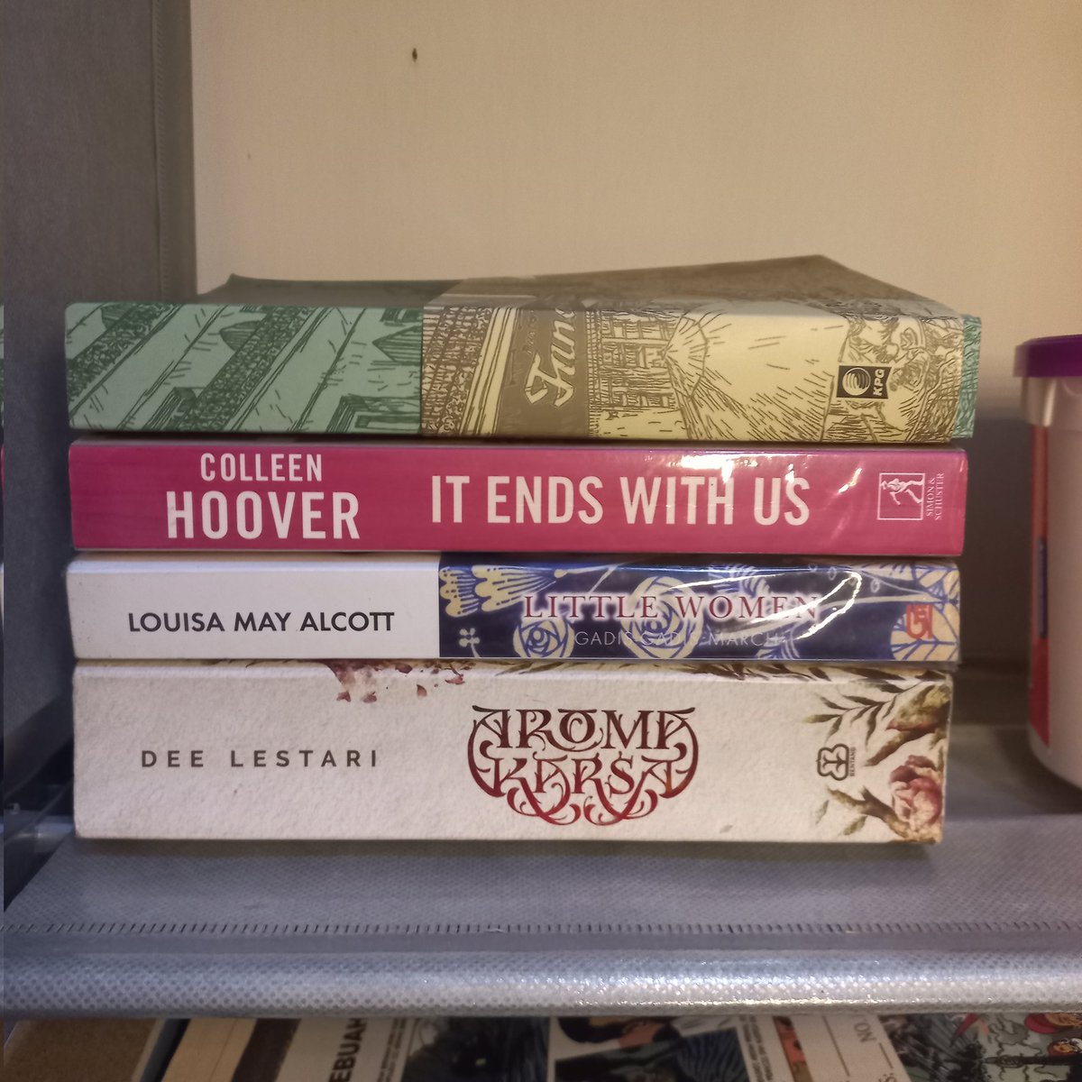 ketcheey's tweet photo. WTS preloved
Pulang - Leila S. Chudori (like new) 80k
Aroma Karsa - Dee Lestari 87k
Little Women - Louisa May Alcott 48k
It Ends With Us (Eng) - Colleen Hoover 75k

Wts wtb preloved book novel https://t.co/Rg3g0ft2Jz