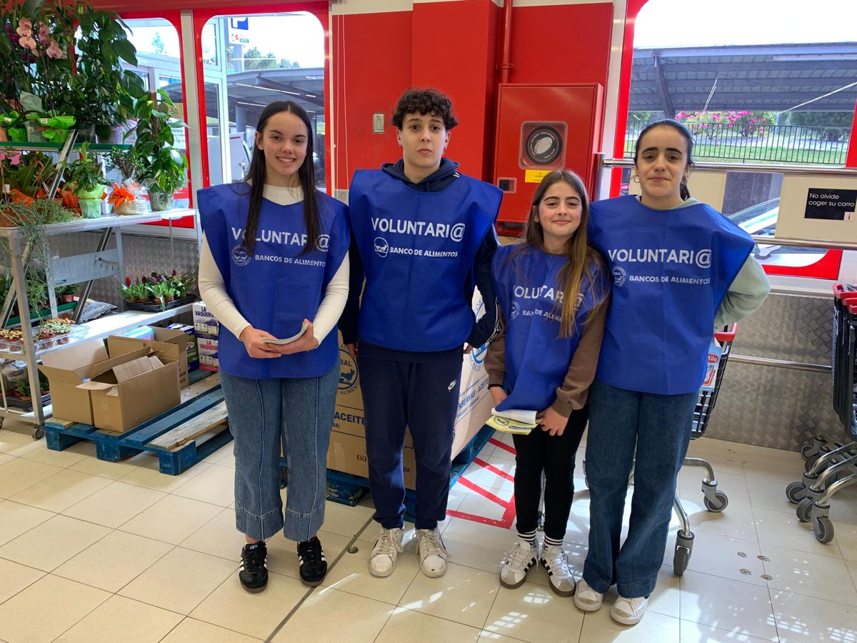 O alumnado do IES de Meaño colabora na "GRAN RECOLLIDA DE BANCO DE ALIMENTOS" organizada por "Voluntarios ULLA-SALNÉS".
O alumnado que participou nesta actividade recibirá un diploma acredetativo expedido polo "Banco de Alimentos".
#solidaridade