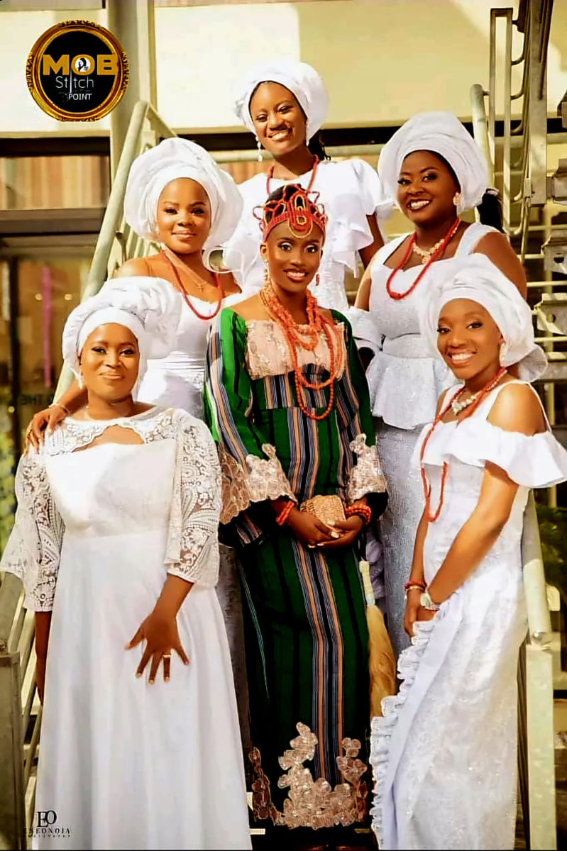 mobstitchpoint1's tweet photo. Historically, bridesmaids dressed similarly to the bride to confuse evil spirits and protect her from misfortune.

#mobstitchpoint
#bridesmaids
#bridalshop
#weddingshopping
#Abujawedding
#Beninwedding
#Makurdiwedding
#Nigerianweddings https://t.co/jelb9PGDKV