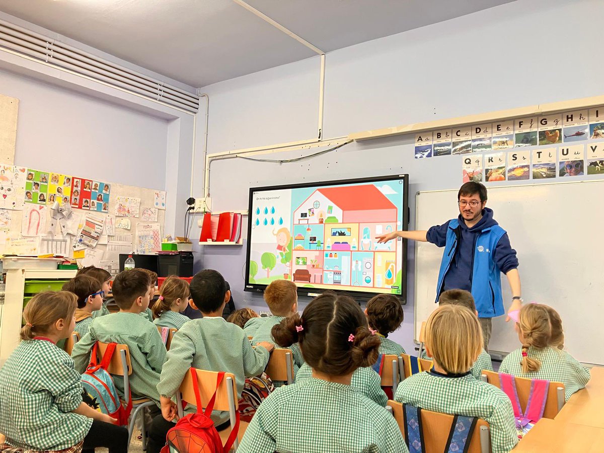 Avui hem celebrat el Dia Mundial de l’Aigua a #Alpicat estrenant el programa #EDUCASSA! 

Amb l’<a href="/AjAlpicat/">Ajuntament d’Alpicat</a> treballem per sensibilitzar i apropar el cicle de l’aigua als nens i nenes

L’alcalde, Joan Gilart, ha visitat un dels nostres tallers educatius

#DMAigua #CASSA