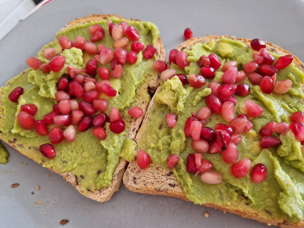 Just when I thought Avo on toast couldn't get any better, I added some pomegranate seeds❤️❤️

#newfavorite #tasty #avocado