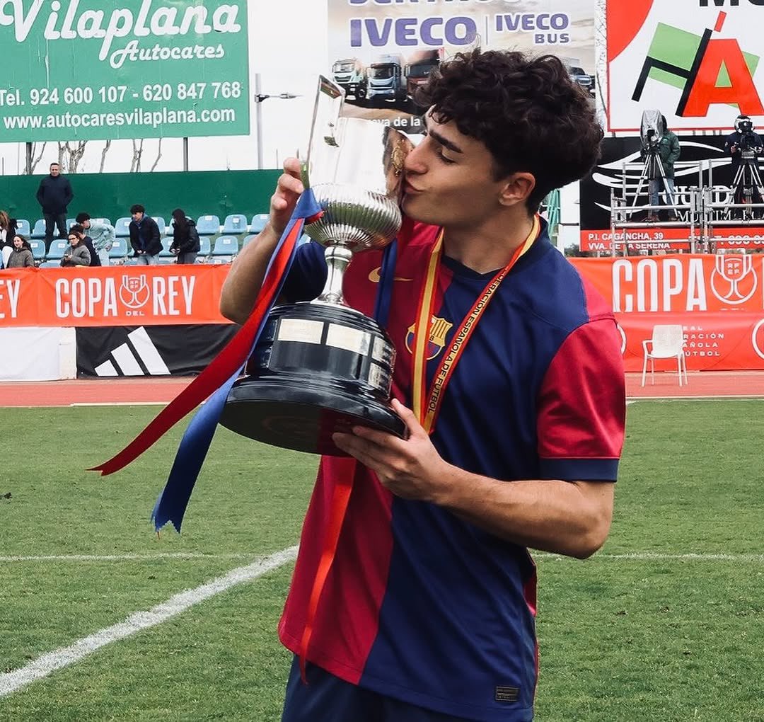 Forca_Fcb's tweet photo. SPORT | برشلونة اتفق مع الجناح يان فيرجيلي على تجديد عقده حتى 2027. https://t.co/ybvu5E3Igx