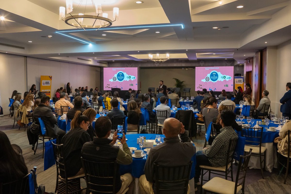 🔵 Tuve el honor de ser parte del evento "Summit Desafío Empresarial" en #Cuenca 

En representación del rector, di la bienvenida a los asistentes, destacando la importancia de soluciones innovadoras, sostenibles y éticamente responsables. 🤝🏻💡