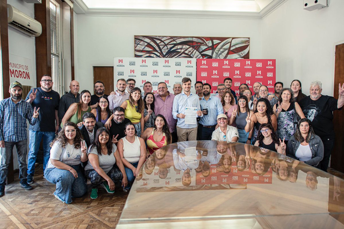 MUP_Moron's tweet photo. El Consejo del Partido Justicialista de Morón se reunion con el Intendente Lucas Ghi y reafirmó su apoyo a la gestión realizada por el Gobernador Axel Kicillof en la Provincia de Buenos Aires y por Lucas en el Municipio.

Por la felicidad del pueblo y la grandeza de la patria 🇦🇷 https://t.co/g7p1LQLXst