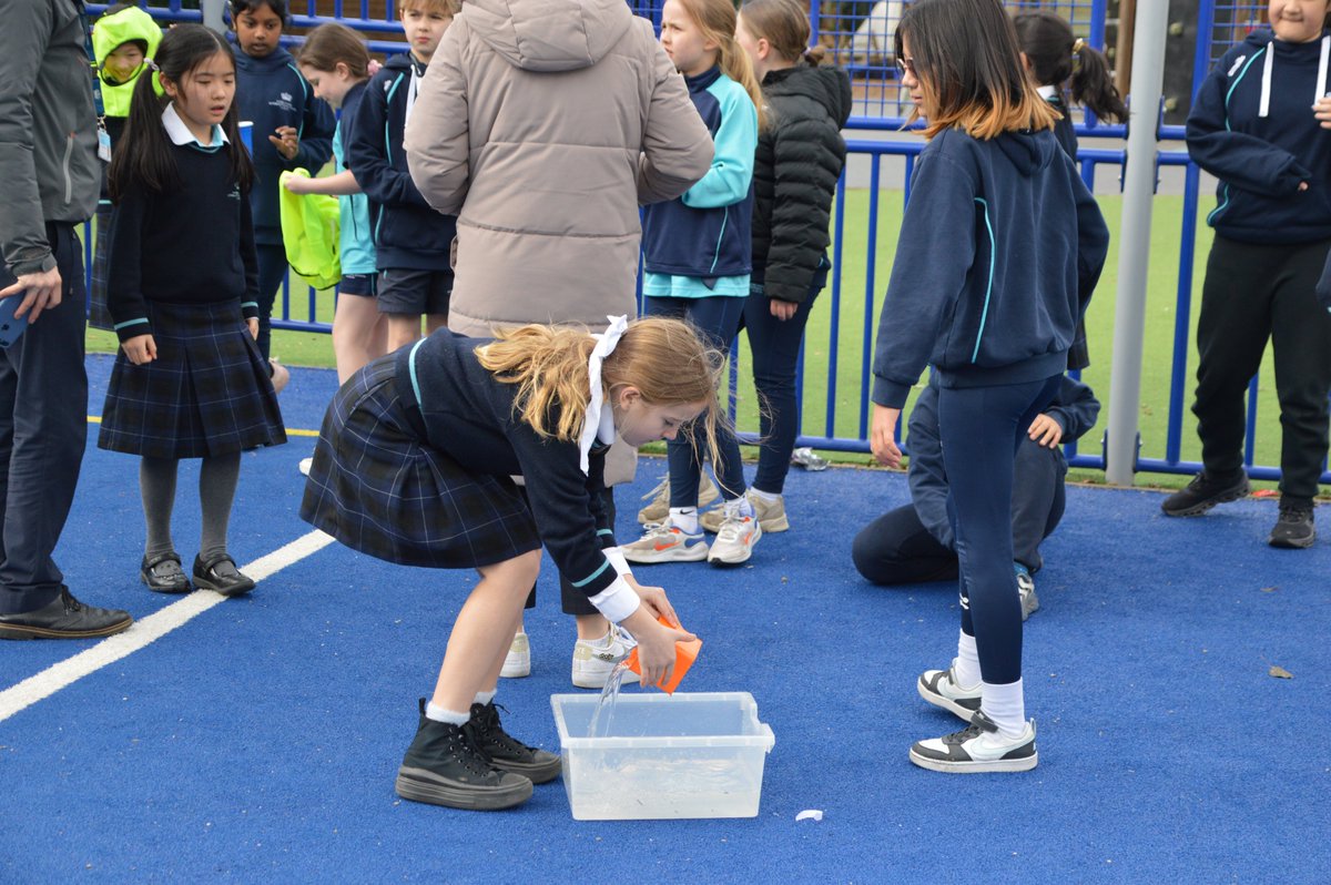 NAISDublin's tweet image. Grade 4 learners launched their "Water, Water Everywhere" unit with a hands-on water transport challenge, testing teamwork and problem-solving.
Working in teams to carry water without spilling, they gained insight into real-world water scarcity.