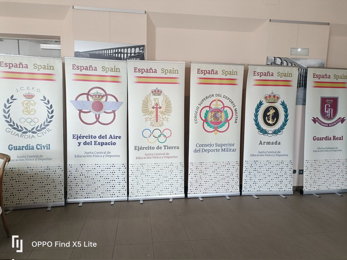 El Campeonato Nacional militar 🎖️ se está jugando en <a href="/FaisaneraGolf/">La Faisanera Golf</a>  A pesar del viento los jugadores disfrutando del Campo. Gran organización de la <a href="/Armada_esp/">Armada</a> en delegación del Consejo superior del deporte militar