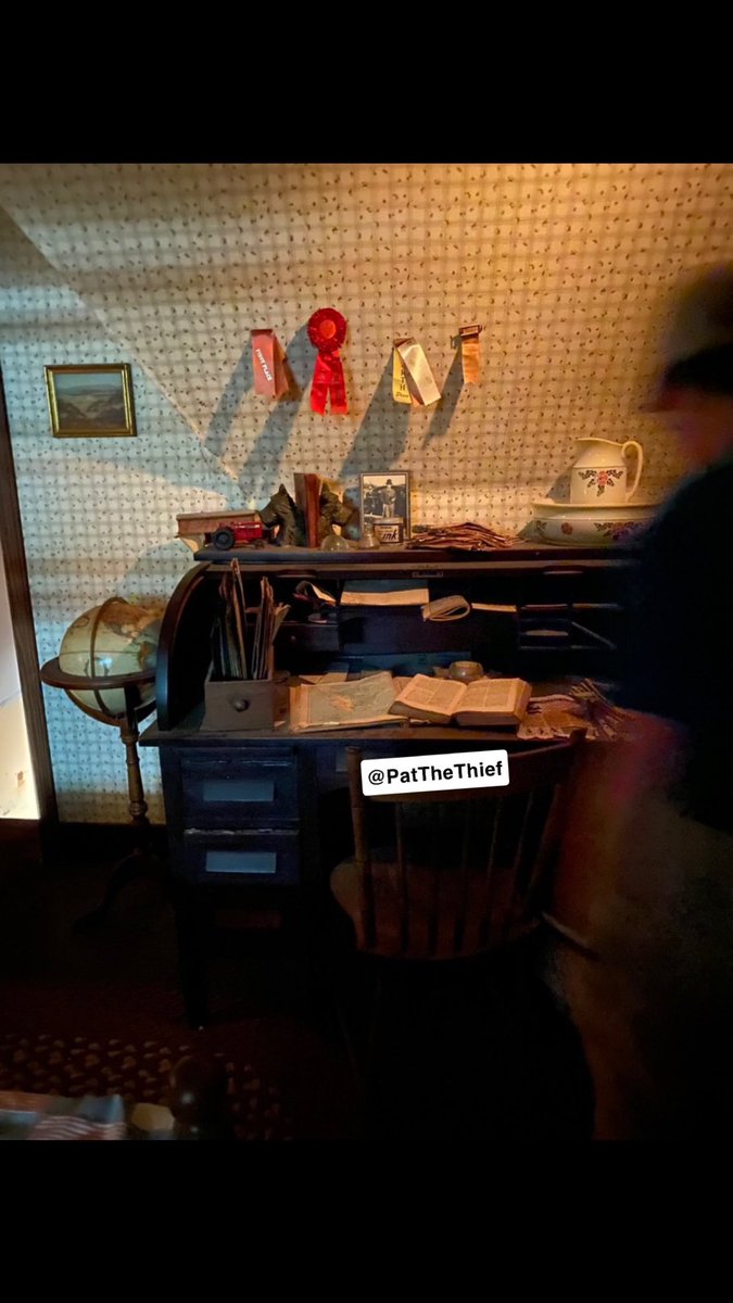 PatTheThief's tweet photo. A peak inside the house seen on Living with the Land https://t.co/sMrCdegDmn