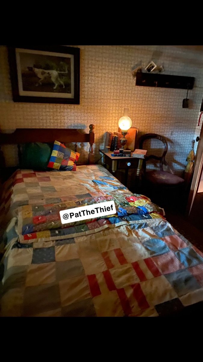 PatTheThief's tweet photo. A peak inside the house seen on Living with the Land https://t.co/sMrCdegDmn
