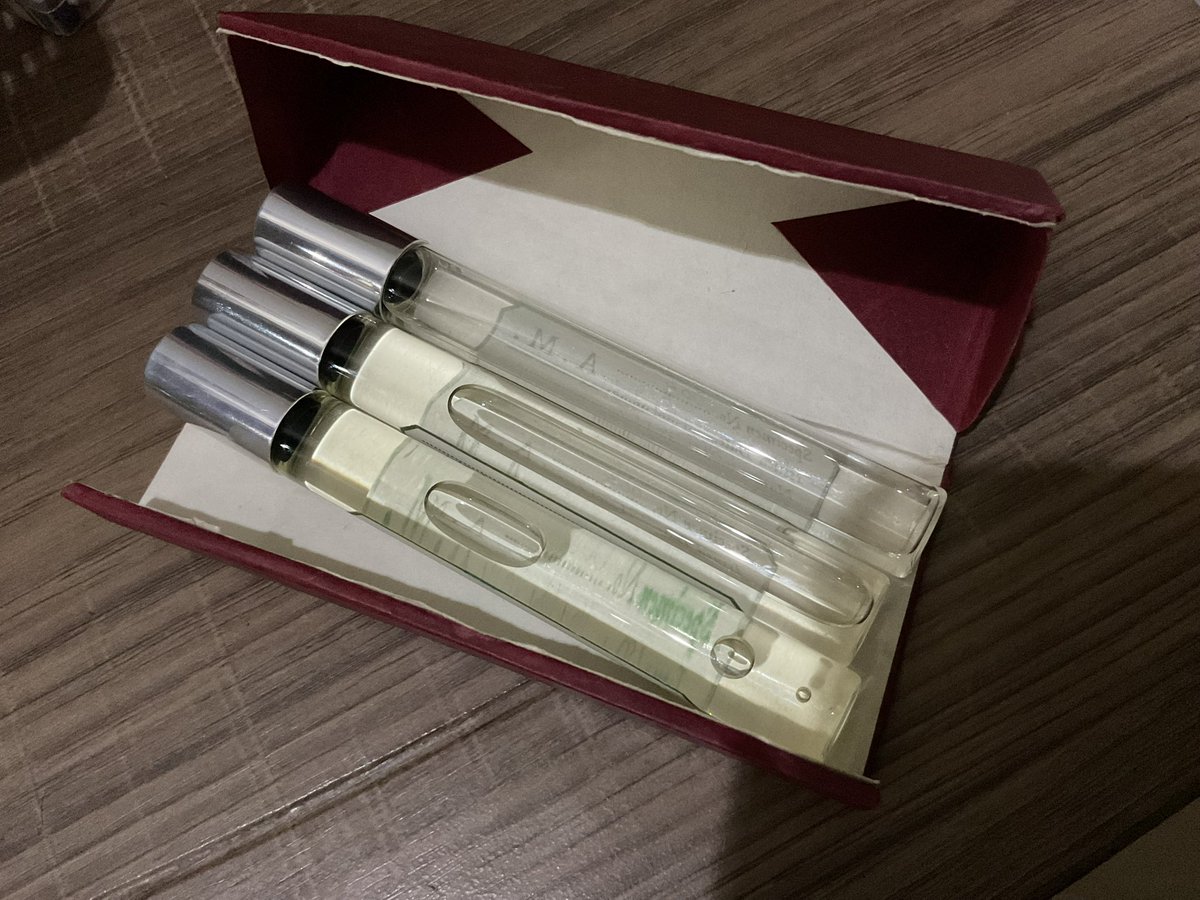 chocomaItt's tweet photo. update pemakaian. extraitnya nempel bgt seharian. gk nyangka jg bisa dpt harum parfum sesuai bayanganku *menunggu versi besarnya* https://t.co/ViXEQrUNu8