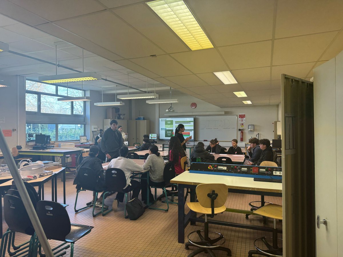 Lycée De Villaroy (@lvillaroy) on Twitter photo 2ème édition du spé-meeting au <a href="/LVillaroy/">Lycée De Villaroy</a> ! Des élèves de 1ère et Tale motivés et à l'écoute des recommandations pour assurer une bonne présentation. Un beau travail de responsabilisation et de communication entre élèves. Merci à tous pour cet événement important ! 2ème édition du spé-meeting au <a href="/LVillaroy/">Lycée De Villaroy</a> ! Des élèves de 1ère et Tale motivés et à l'écoute des recommandations pour assurer une bonne présentation. Un beau travail de responsabilisation et de communication entre élèves. Merci à tous pour cet événement important !