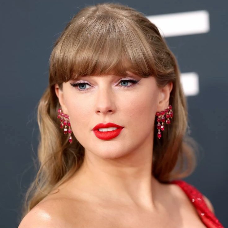 SeriesBrasil's tweet image. Taylor Swift foi eleita a MAIOR artista feminina do século 21 pela Billboard.