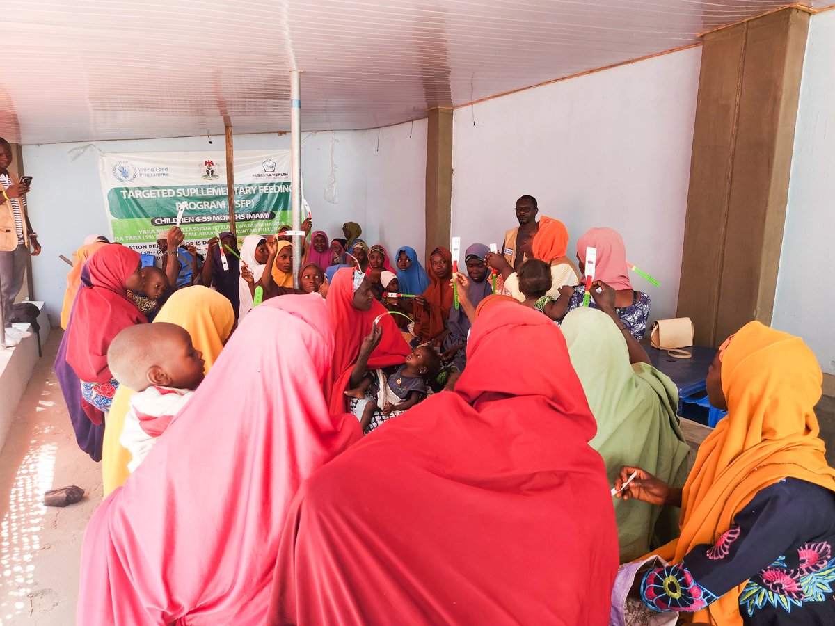 AlbarkaHealth's tweet photo. At #AHSF,we do more than just provide #RUSF to children with Moderate Acute Malnutrition. We also empower caregivers by training them on how to measure their children's Mid-Upper Arm Circumference (MUAC) at home. Enabling early detection and timely treatment. #WFP
#Albarkahealth https://t.co/zQZZQVeNwV