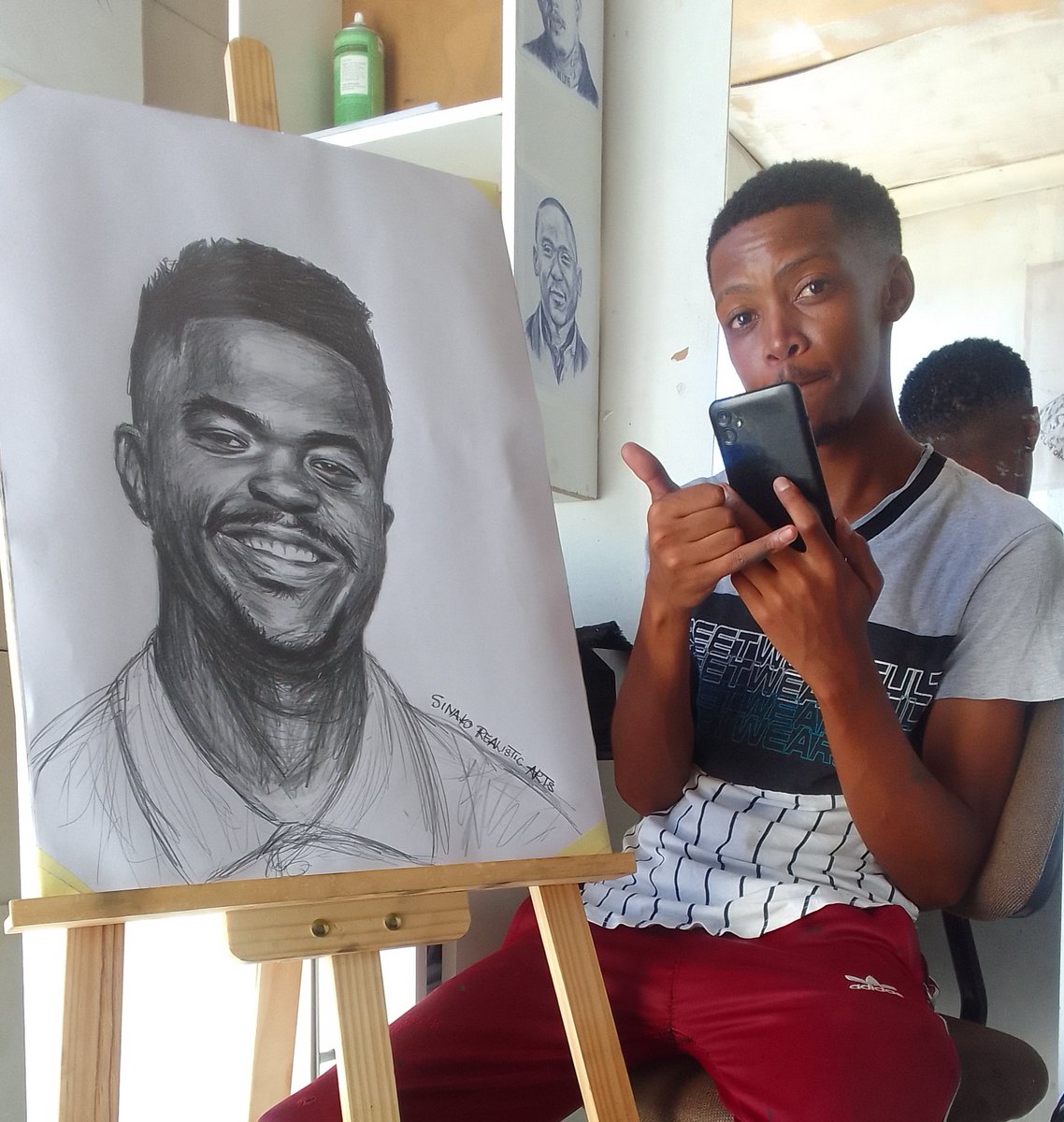 sinako_arts's tweet photo. Is there something could make you to not vote for him?🥺

Come on.🇿🇦 LET'S GOOO!

@Uyanda_20 https://t.co/LokBed4ksH