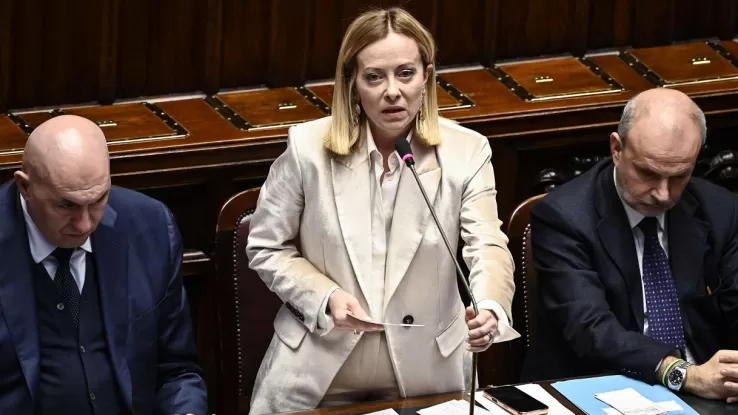 Non rispondono su Paragon. Non rispondono alla CPI su Almasri. I centri in Albania sono un flop. La riforma Nordio è screditata dai loro. Sono divisi sull’Ucraina. Non fatevi portare a spasso da pretestuose polemiche retrequattriste usate per distogliere l’attenzione.