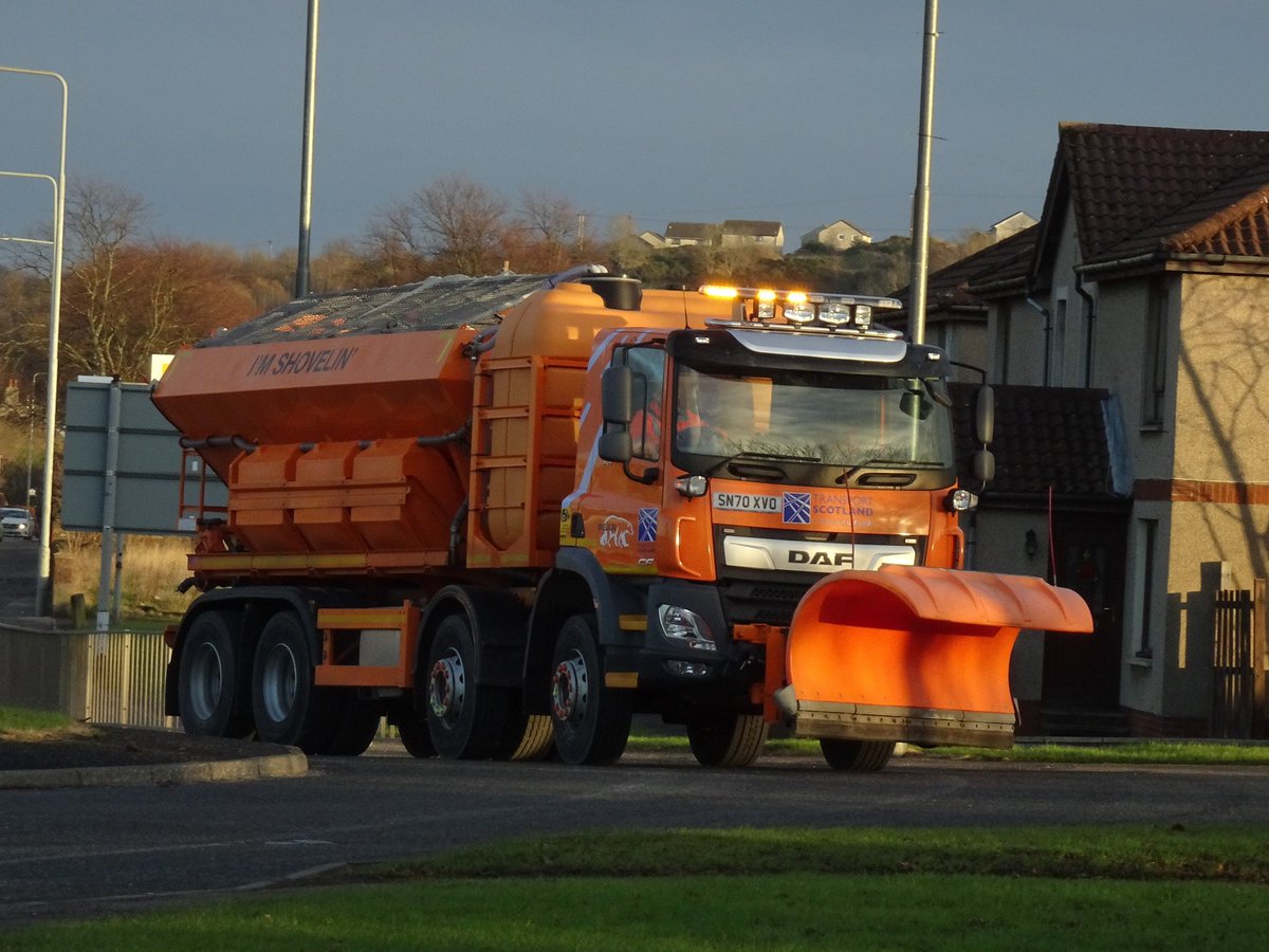 SETrunkRoads's tweet image. ❄️Road surface temps will be low tonight across the South East trunk road network.

🚛16 gritters are out pre-treating the roads and 13 patrol vehicles will be out monitoring conditions overnight.

🌧️ bit.ly/3qcrDbv

@transcotland 
#DriveSafe #ReadyForWinter
