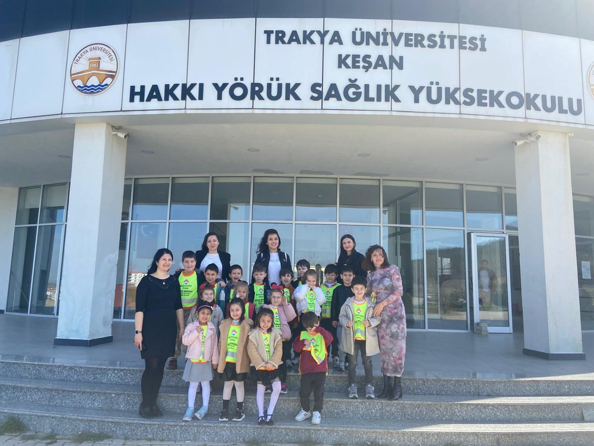 kesansyo's tweet photo. Bahçeşehir Koleji Anaokulu Meslek Tanıtımı Ziyareti

Yüksekokulumuzu ziyarete gelen Bahçeşehir Koleji Anaokulu öğrencileri "Meslekler" temasında "Hemşirelik” mesleğini tanıdılar.

https://t.co/6cZM5FdcsU https://t.co/NtPlmVcoBH
