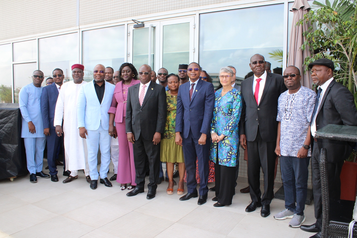 UEMOA_Officiel's tweet photo. Le Commissaire de l'#UEMOA #JonasGBIAN a présidé ce 19 mars 2025 à Cotonou la 4e session du #COS des programmes sur la #Coopérationtransfrontalièrelocale et sur la #décentralisationfinancière en présence du Président du #CCTUEMOA, #OumarBA et #ElisabethPITTELOUDALANSAR, #Suisse https://t.co/7kOCzfxzYd