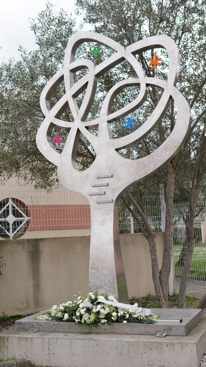 laurentwauquiez's tweet image. Le 19 mars 2012, le terroriste islamiste Mohammed Merah assassinait lâchement quatre personnes devant l’école juive Ozar Hatorah. Pensées pour les victimes et leurs proches, à l’heure où l’antisémitisme ne cesse de grimper en France.