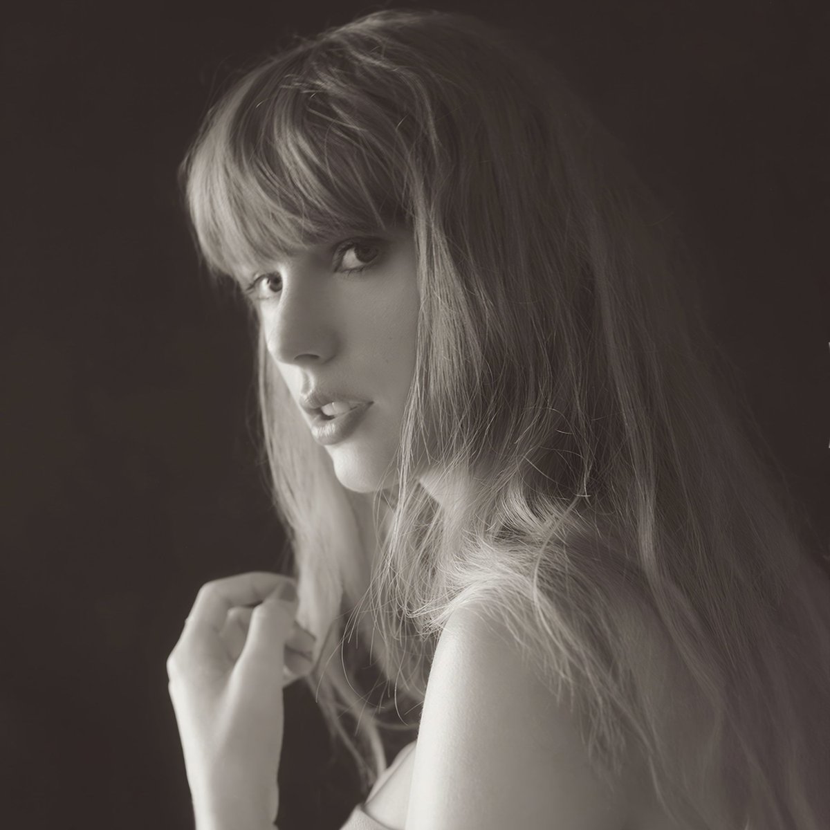 tracklist's tweet photo. Taylor Swift é eleita pela Billboard como a MAIOR artista feminina do século 21. https://t.co/JiLbv1wEPr