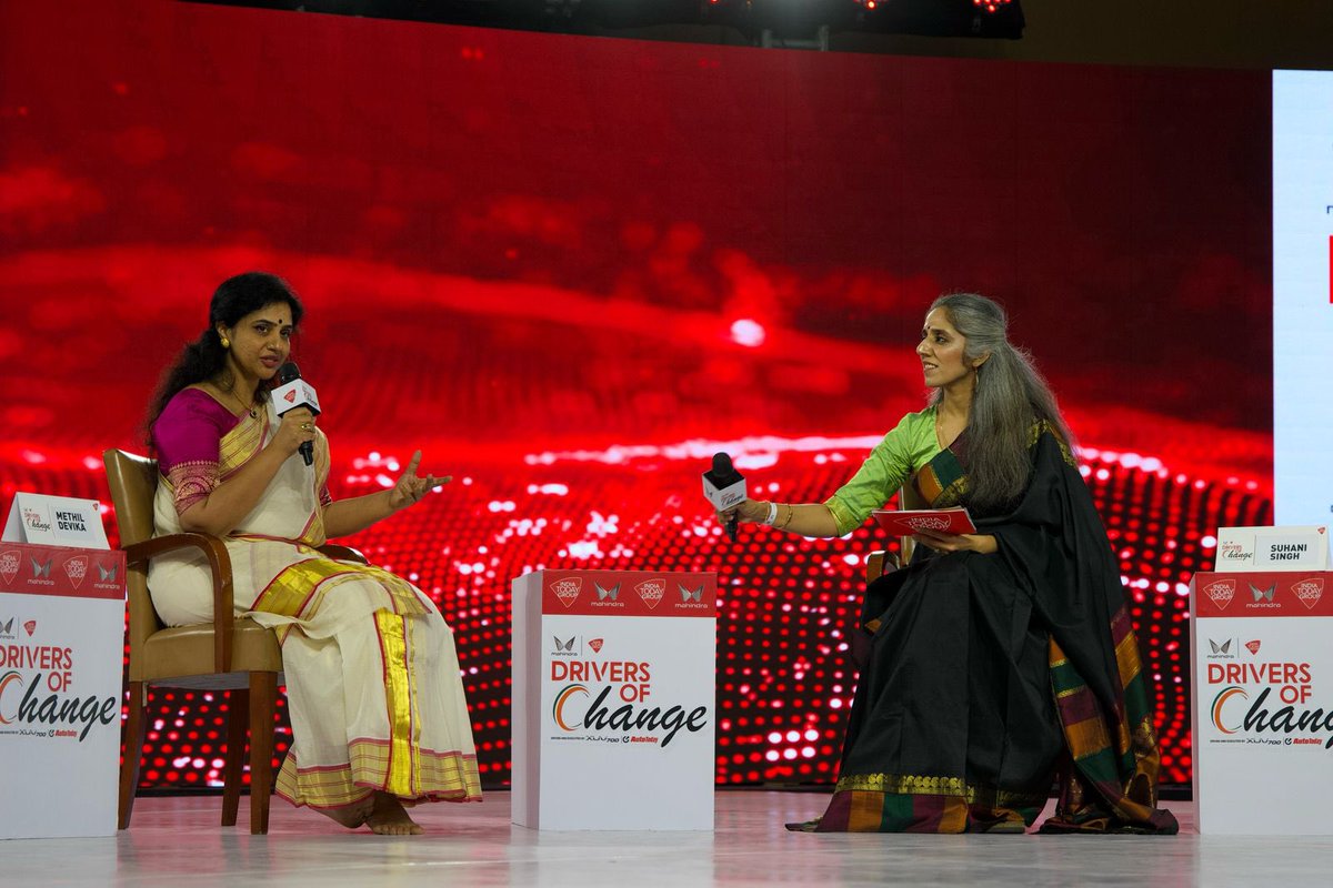 Mahindra_Auto's tweet photo. Thought leaders, disruptors, social transformers, and guardians of our cultural heritage—the #DriversofChange finale brought together a pantheon of changemakers who are propelling India to the forefront with their efforts, shaping it into a #SwarnimBharat.
#MahindraAuto #DriversOfChange #SwarnimBharat #AutoToday #XUV700 #VikasAurVirasat