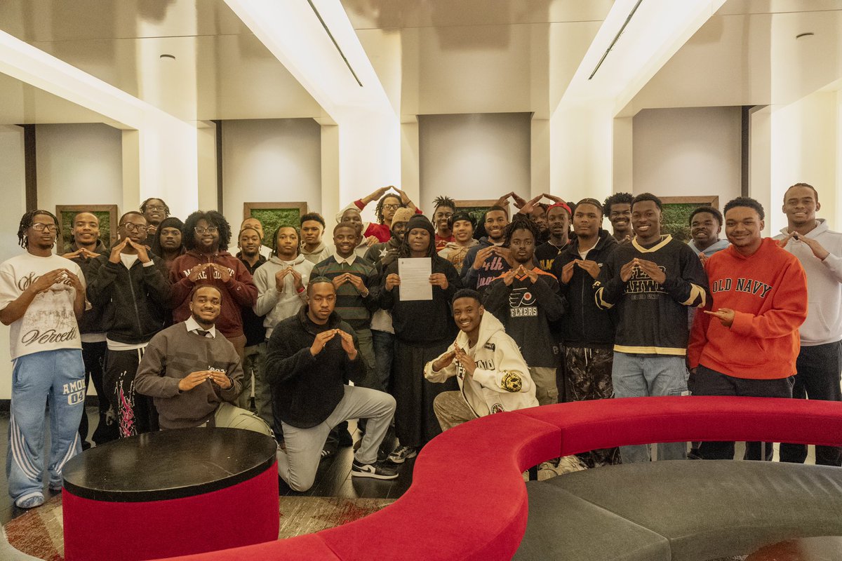TheEnochO's tweet photo. This past weekend, I participated in an incredible Get on the Bus trip to Philly with Morehouse! Honored at City Hall, engaged with students at Samuel Fels HS, &amp; witnessed the power of mentorship and education. #Morehouse #GetOnTheBus #Education #Leadership https://t.co/51Iu6ZEqp4