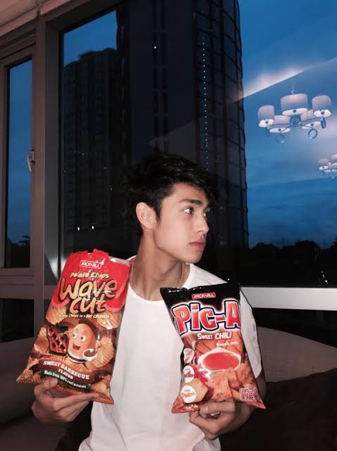 Ioratadine's tweet photo. GRABE NA KAYO JACK EN JILL https://t.co/Cr9UJuWQ4t