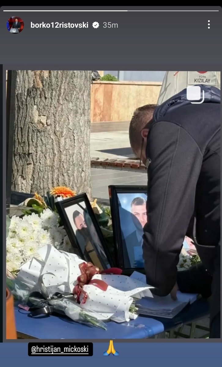 _M_FEEL's tweet photo. @Sherloche Сега Борко го слика 😡 https://t.co/FYObQTPs1h