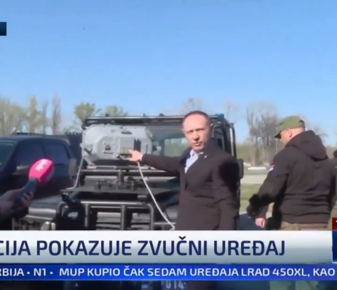 Lukai1861's tweet image. #Serbia | #BREAKING:

The Ministry of Interiors (MUP) has confirmed the possession of LRAD 450XL and LRAD 100X systems in the gendarmerie units. This revelation was conducted on TV.

#zvucnitop #LRAD #ADS #zvučnitop #Soundwave #acusticweapon #police #gendarmerie #Srbija #Police