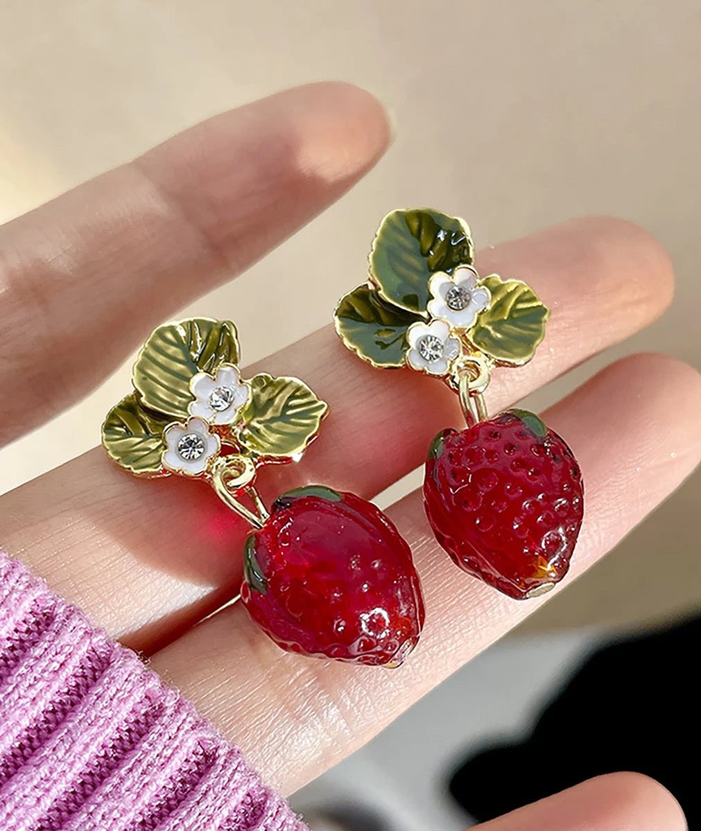fairyprxncess's tweet image. strawberry earrings 🍓